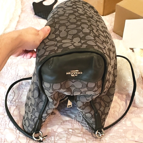 Coach Signature Classic Madison Maggie Shoulder Bag - Picture 5 of 17